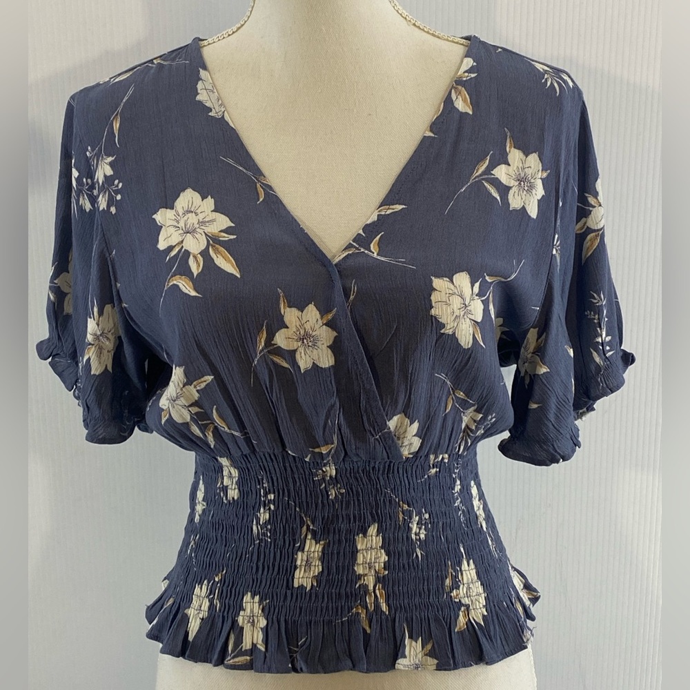 Blue Floral Smocked Waist Crop Top Short Sleeve V Neck Women's Small